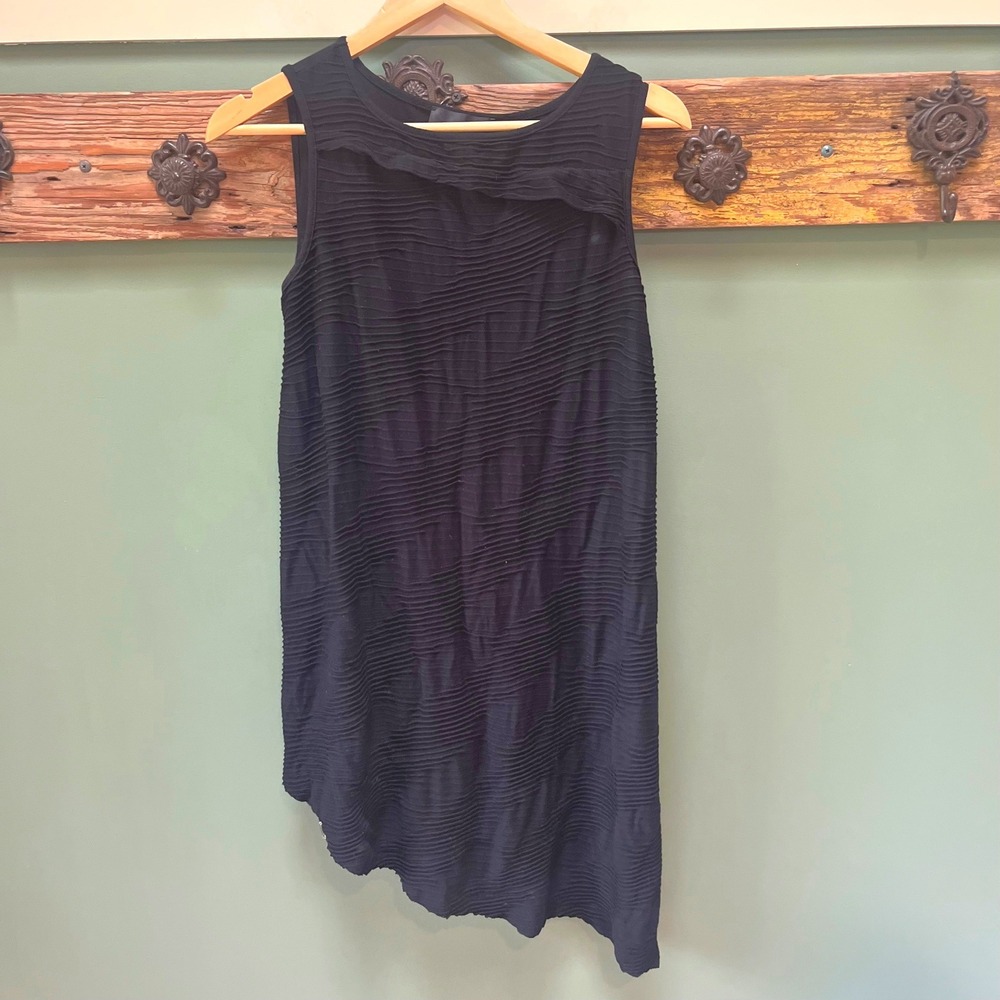 Ozai N Ku Black Asymmetrical Textured Sleeveless Tunic Top XS 840424